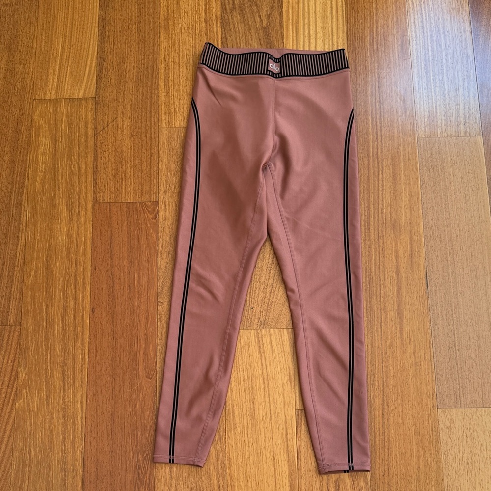 Alo Airlift Line Up legging in Chestnut